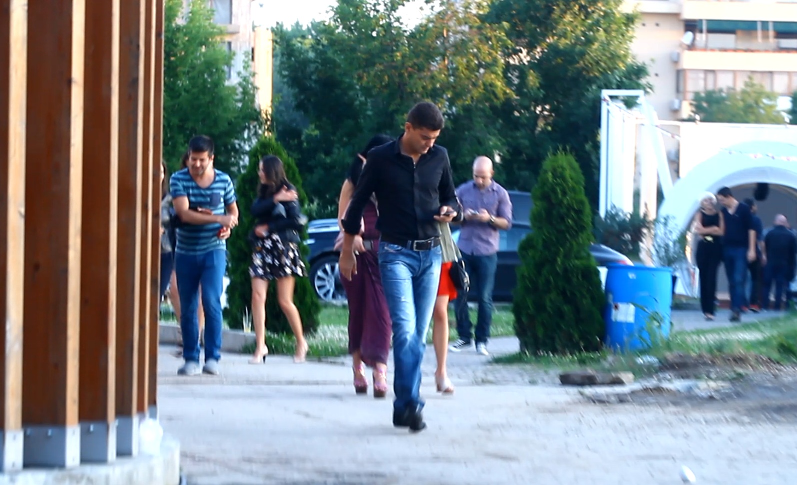 Politicianul s-a chinuit vreme de cateva minute sa gaseasca o cursa libera