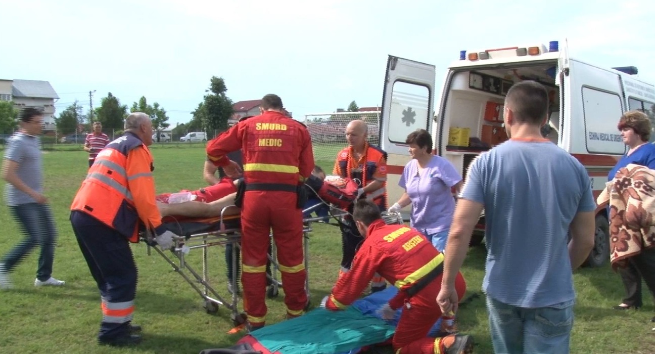 Politistul a fost transportat cu elicopterul SMURD la Bucuresti