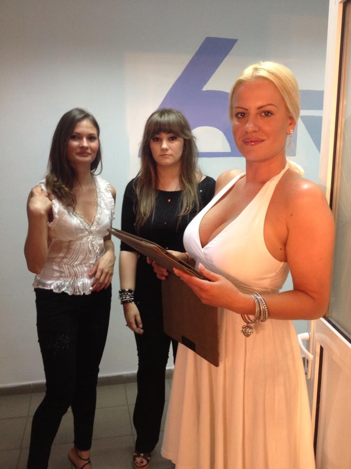 Smaranda pozeaza in Marlyn Monroe