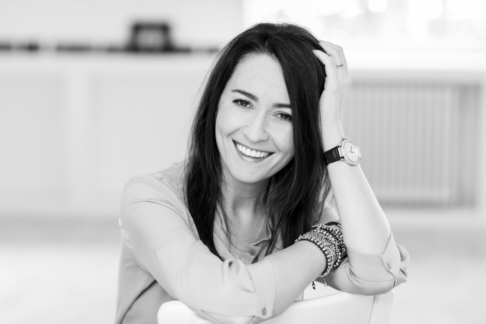 Şi vedetele gătesc! Uite câţi bani cheltuie la cumpărături Amalia Năstase, Mihaela Geoana sau Brigitte Sfăt!