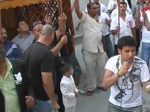 Asa arata o petrecere a clanului Tostaua