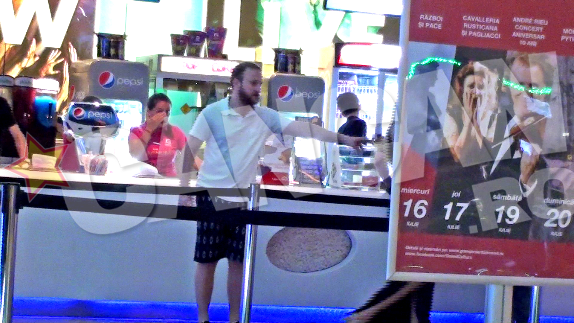 Sotie lui greseste directia, iar Andrei intinde mana dupa ea s-o recupereze