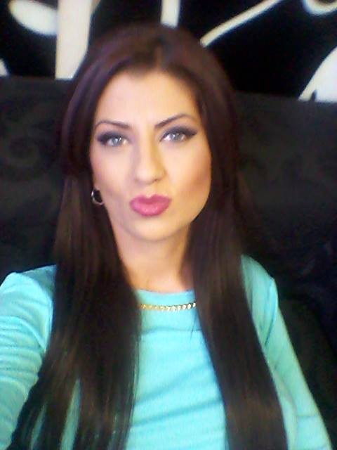 Alina n-o sa poata niciodata sa ia permisul de conducere din cauza vederii