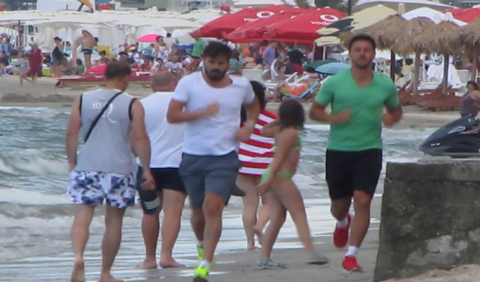 Inainte de a fi sunat de sefii de la Konyaspor, Marica s-a mentinut in forma pe plaja din Mamaia