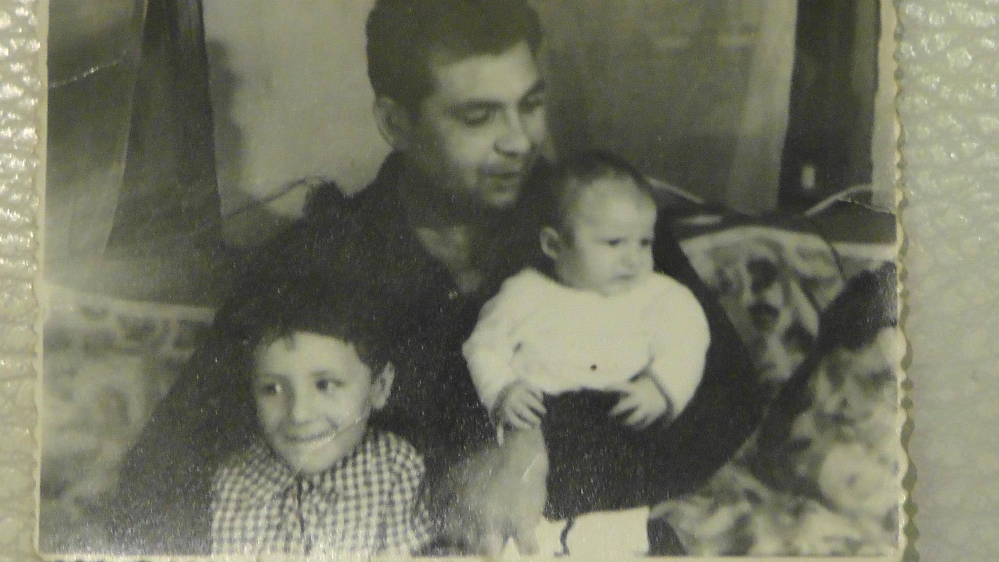 Nelson alaturi de tatal si fratele sau mai mic