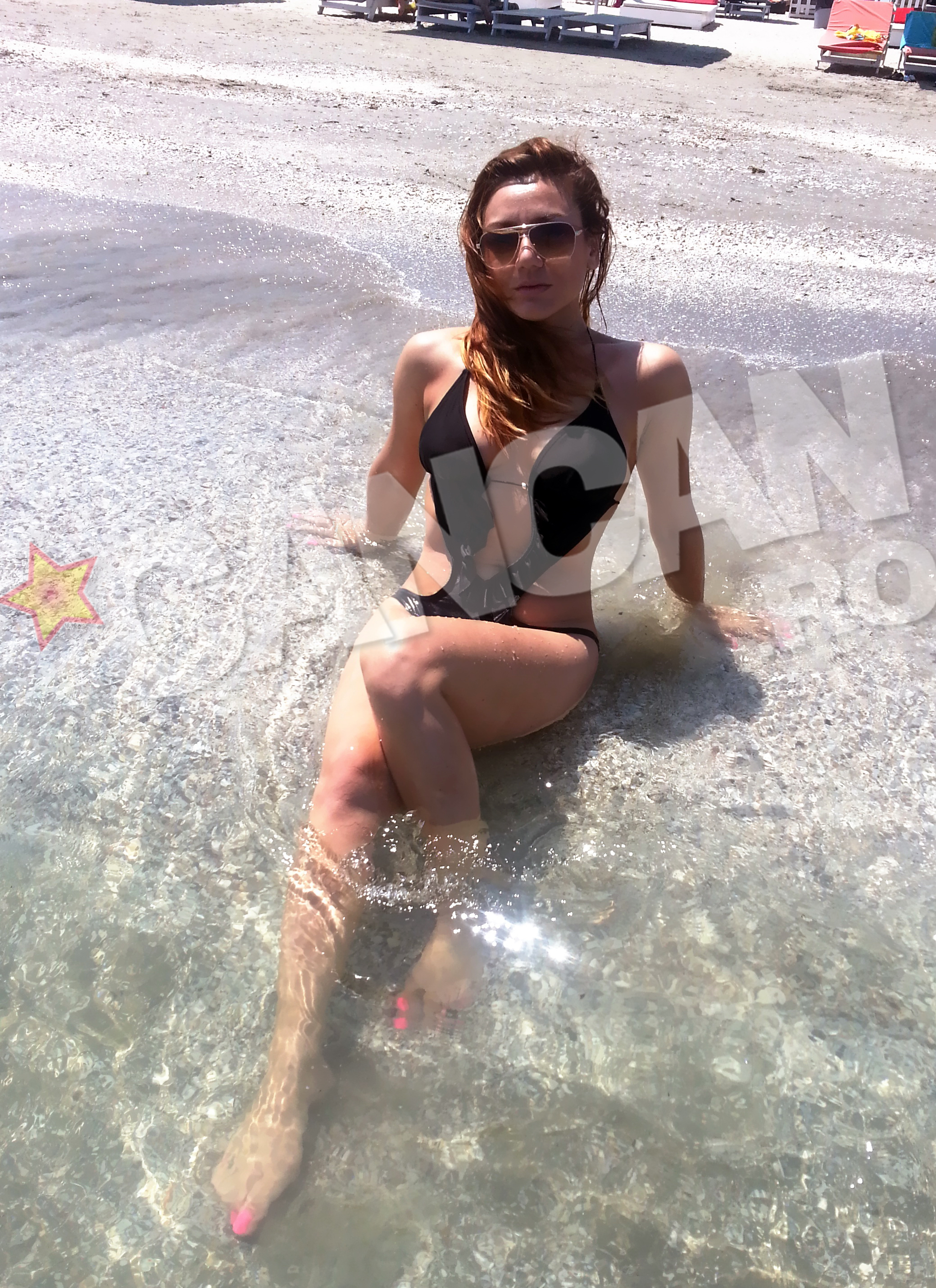 Neylini, sexy la plaja