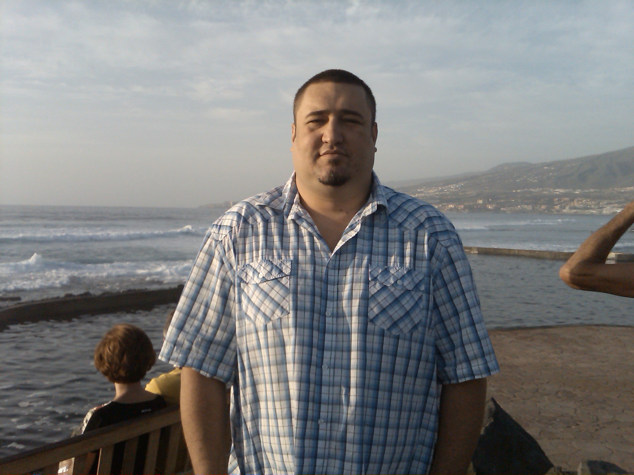 Robert lucra in Tenerife, pentru localul unui roman