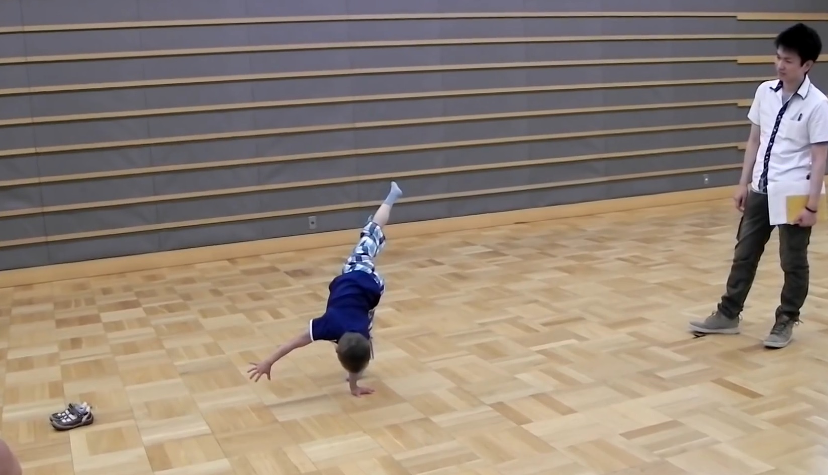 Giuliano a executat cateva exercitii in fata camerelor de filmat