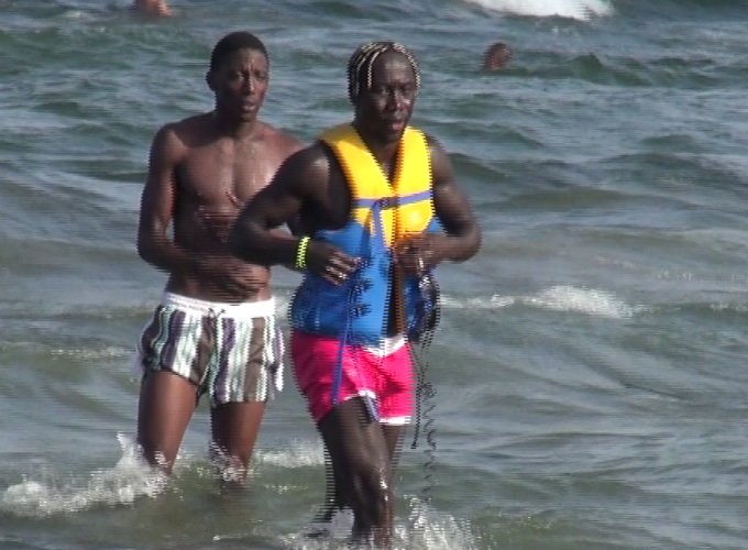 Fundasul francez s-a plictisit repede de distractia pe skijet si a iesit din mare