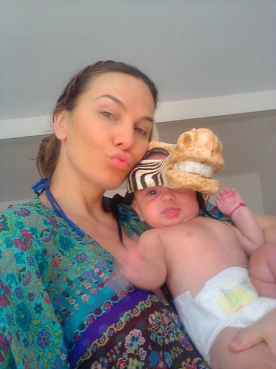 Ana arata bine si fara machiaj