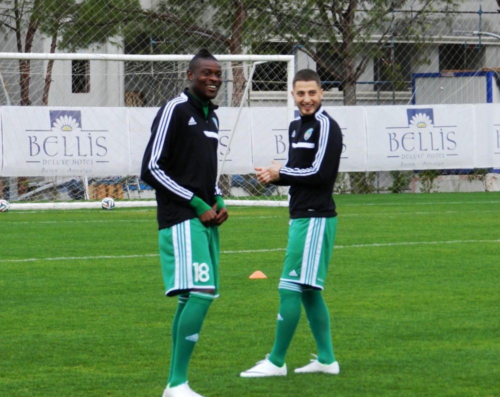 Gicu Grozav si Jeremy Bokila in tricoul celor de la Terek Groznii