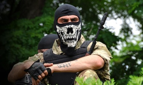 Din batalion fac parte si suporterii violenti ai unor echipe de fotbal