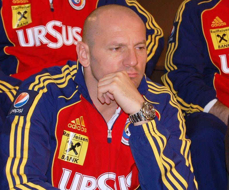 Bogdan Stelea a rezistat doar patru etape pe banca echipei patronate de prietenul sau Gheorghe Hagi