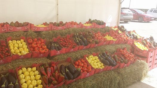 Iuga promoveaza pe contul personal evenimentele din judet, precum 