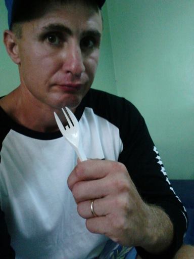 Tatal micului Hercule a vazut moartea cu ochii dupa ce a inghit un cleste dintr-o furculita