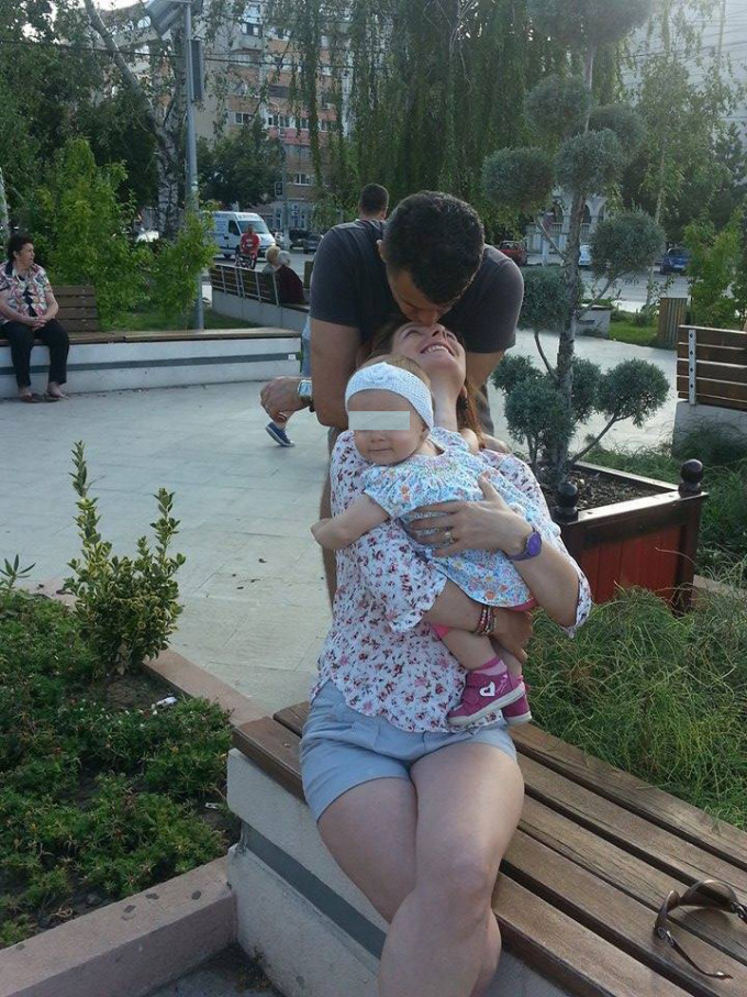 Fetita celor doi soti se zbate intre viata si moarte