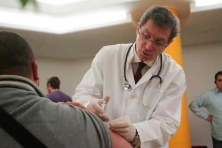 Adrian Streinu Cercel a devenit inamicul familiei Tecuceanu, care il acuza ca a profitat de pe urma mortii acestuia