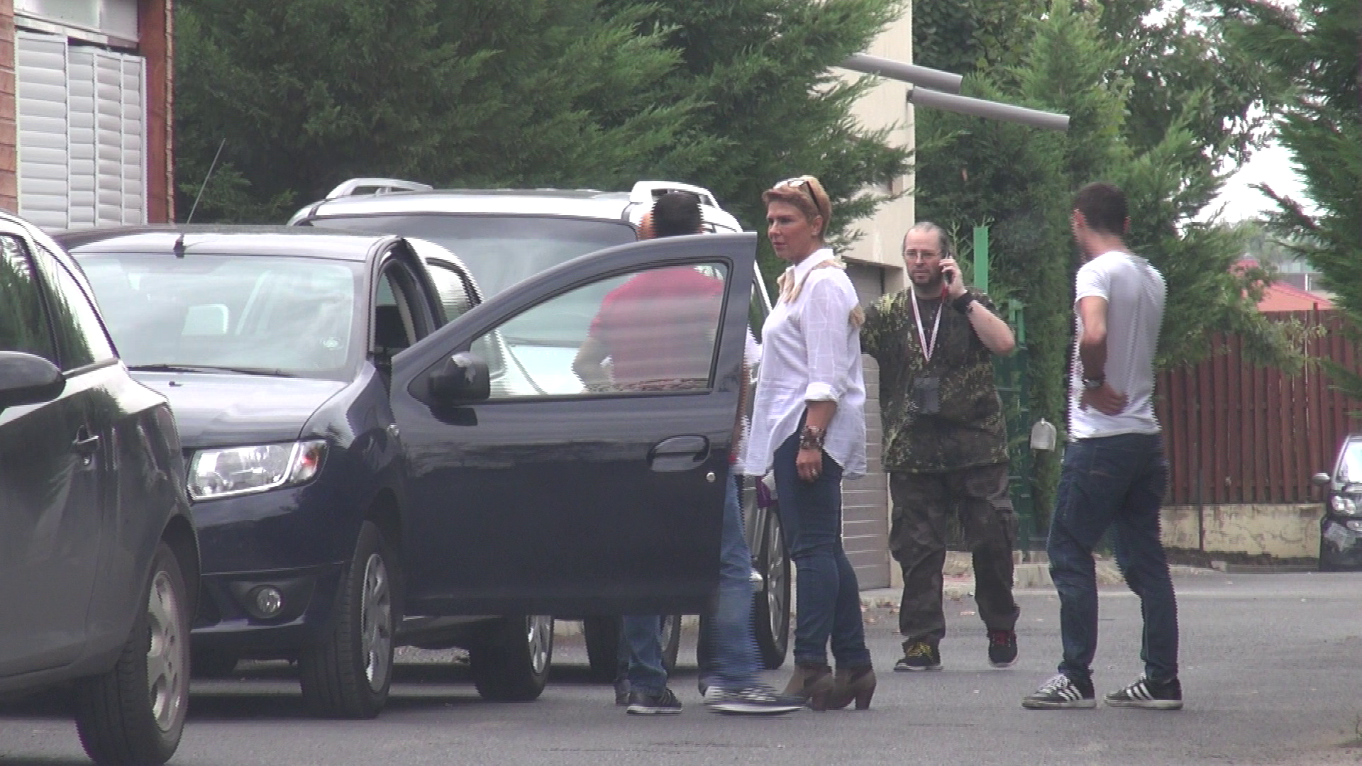 Teo a venit la Andreea cu o intreaga armata de oameni