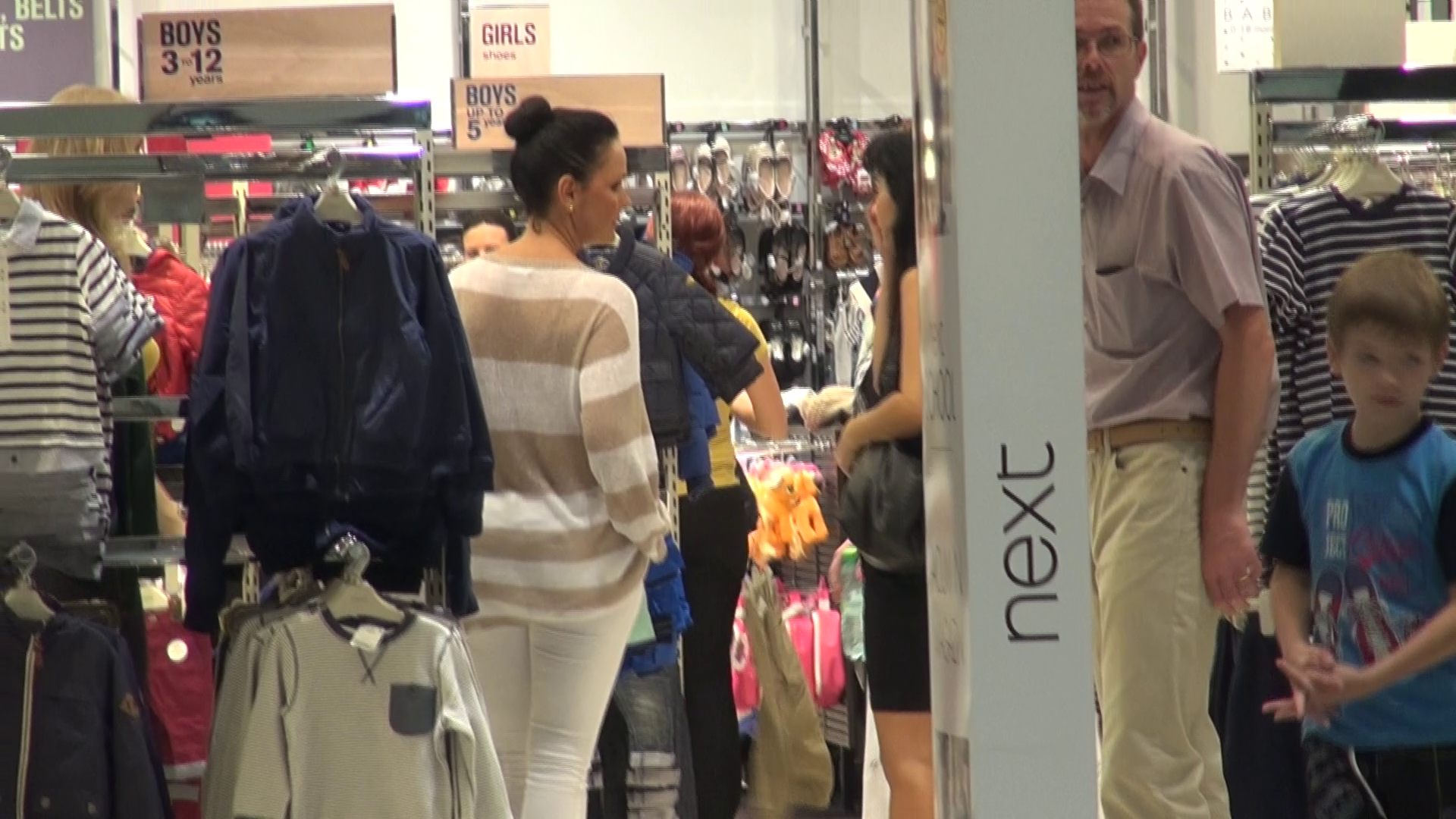 Cantareata este interesata de o geaca pentru baieti