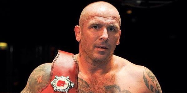 Catalin Zmarandescu s-a stabilit in Anglia, acolo unde lupta in cusca