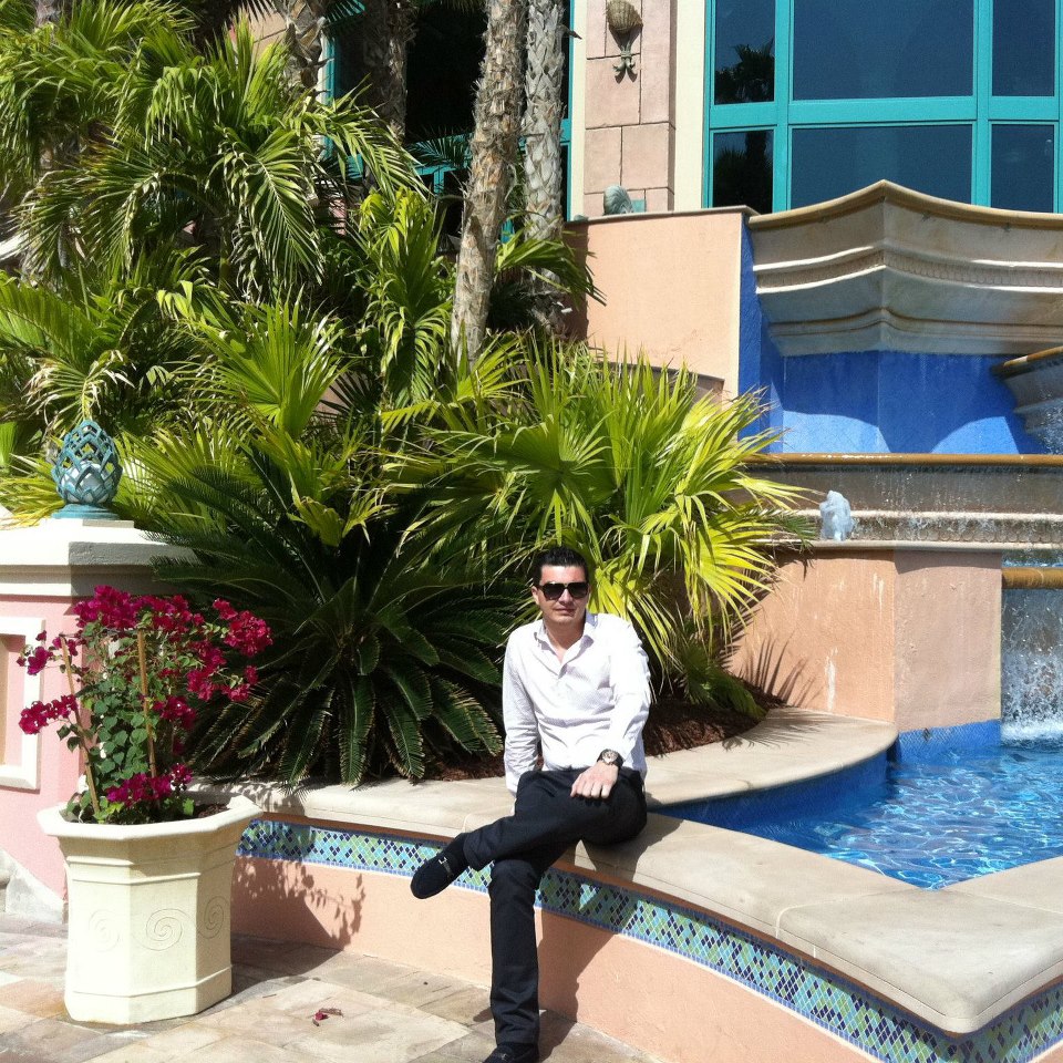 Avocatul este fiul unui sef de politie si al unei foste directoare de penitenciar