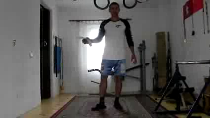 Iulian Stroe s-a apucat sa ii provoace pe cei mai tari actori din fimele de actiune de la Hollywood