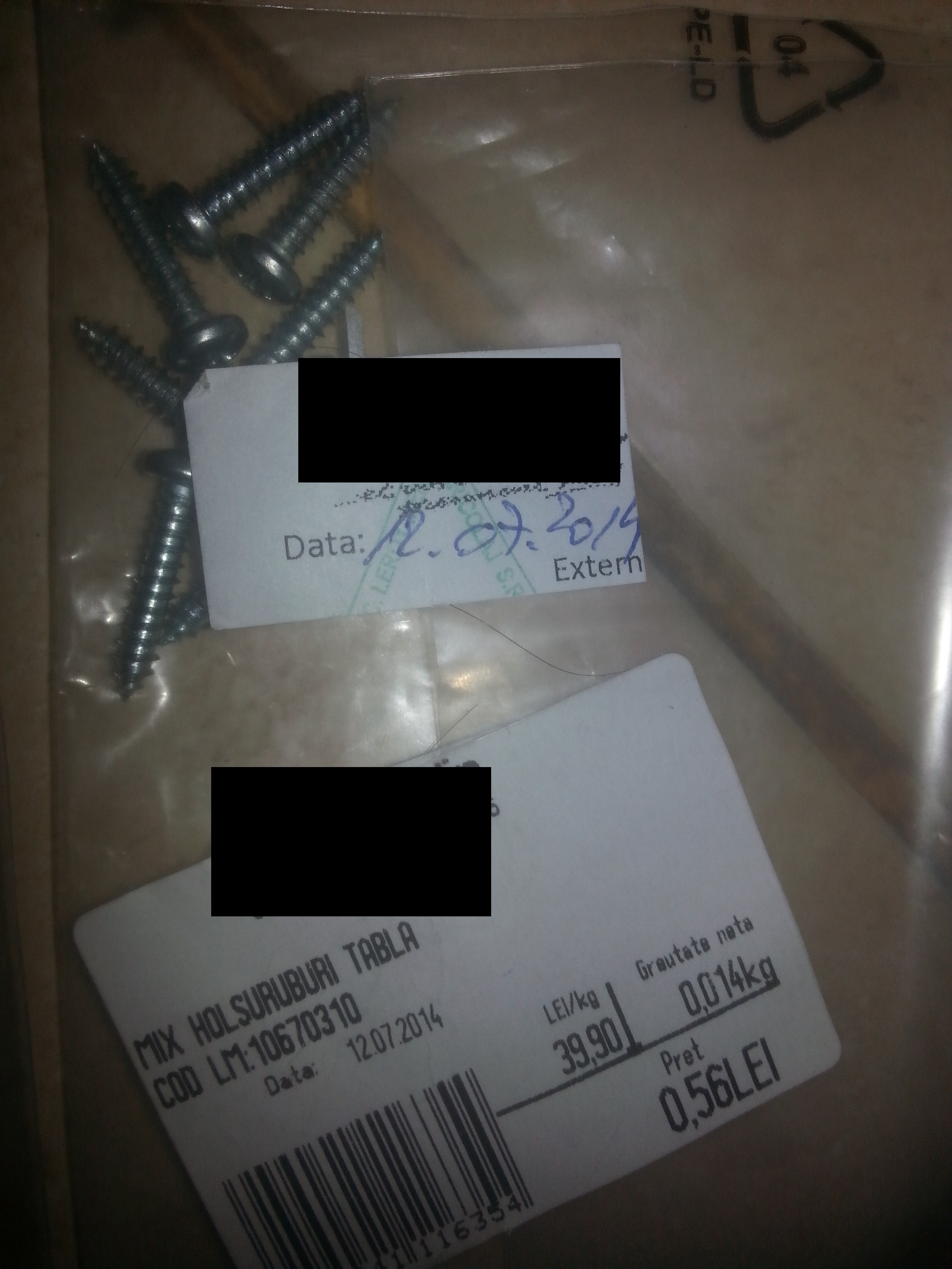 Bucuresteanca sustine ca a platit toate cele opt suruburi