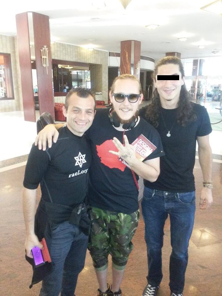 Solistul a primit in dar