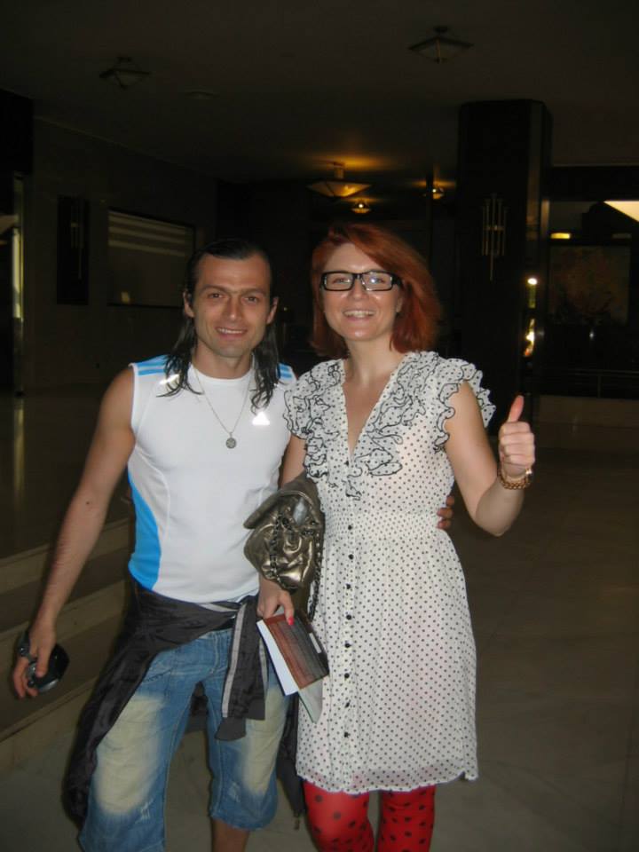 Alexandra Ungureanu pare sa ii accepte cu usurinta pe mesagerii elohimilor