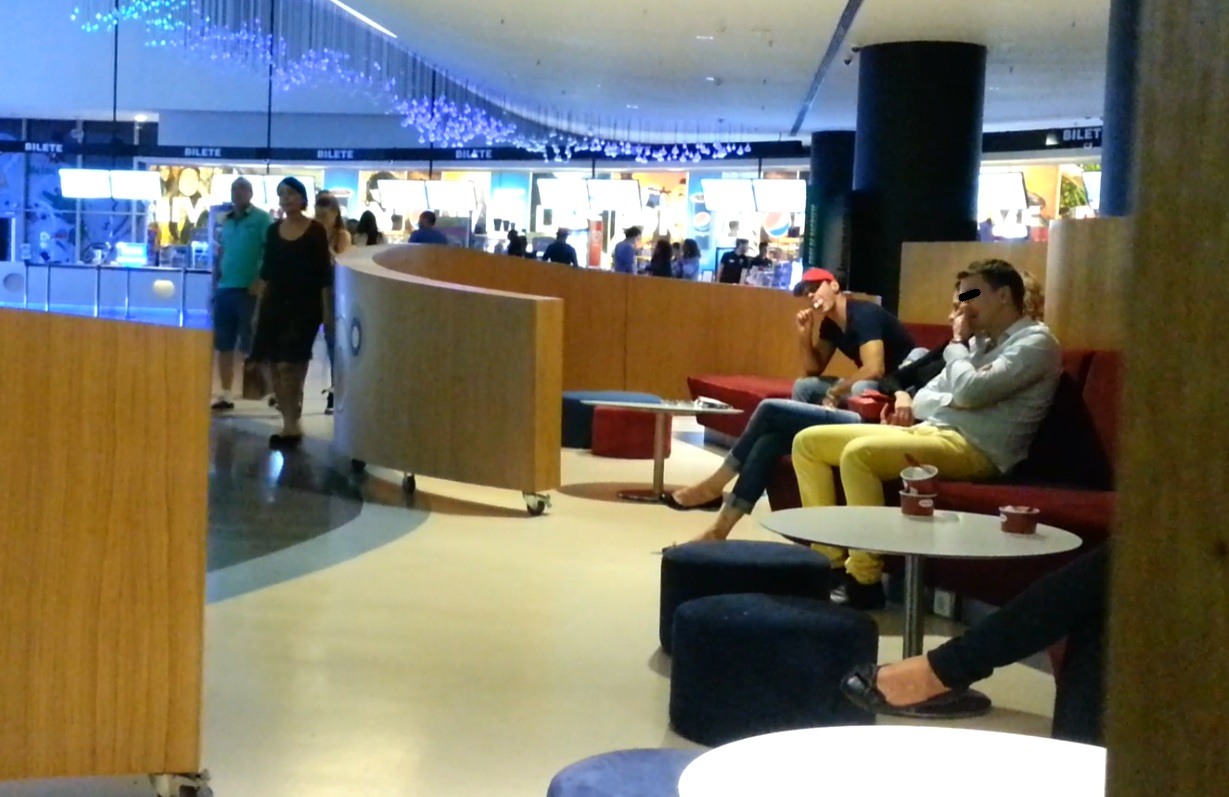 Vedeta a infulecat din inghetata de parca era sfarsitul lumii