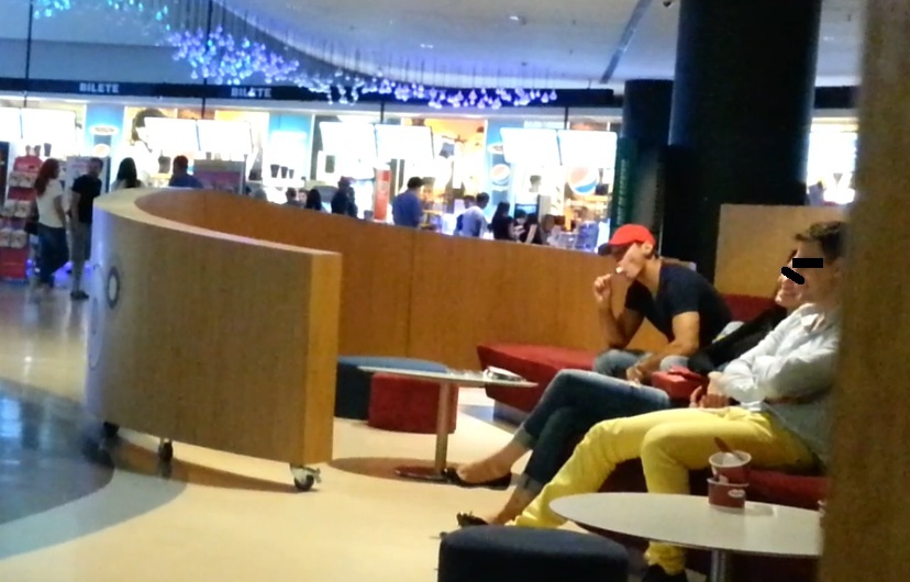 Vedeta a infulecat din inghetata de parca era sfarsitul lumii