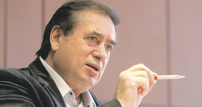 In noiembrie 2013, la randul lui, Ioan Niculae l-a amenintat pe Porumboiu ca va face publica tentativa de blat din 2011, Acum, acesta a catalogat declaratia ca fiind o gluma intre prieteni