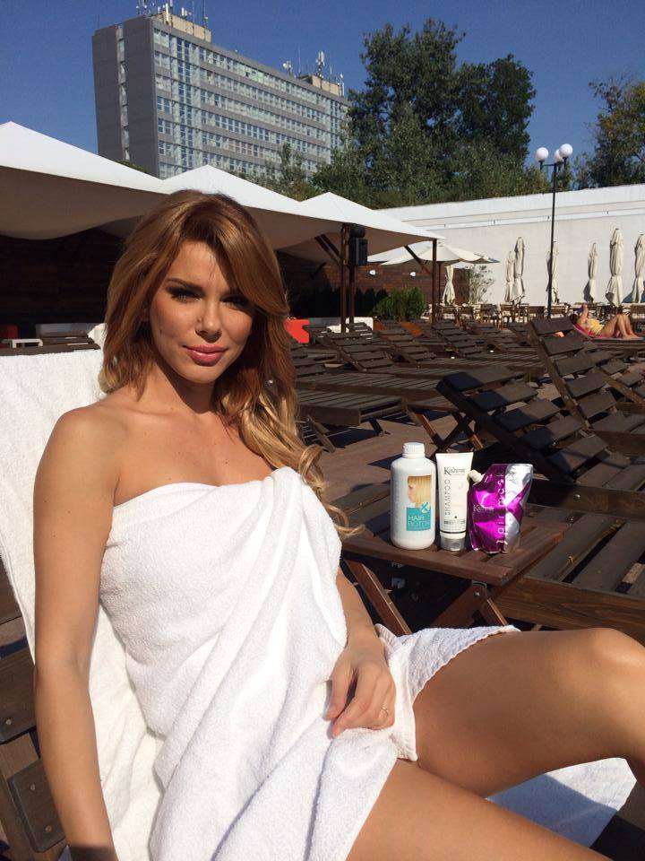 Alina Laufer este gazda unei emisiuni TV