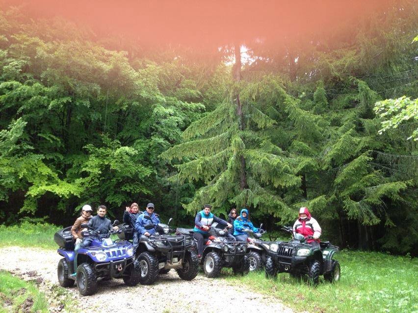 Ogica a mers cu prietenii la munte