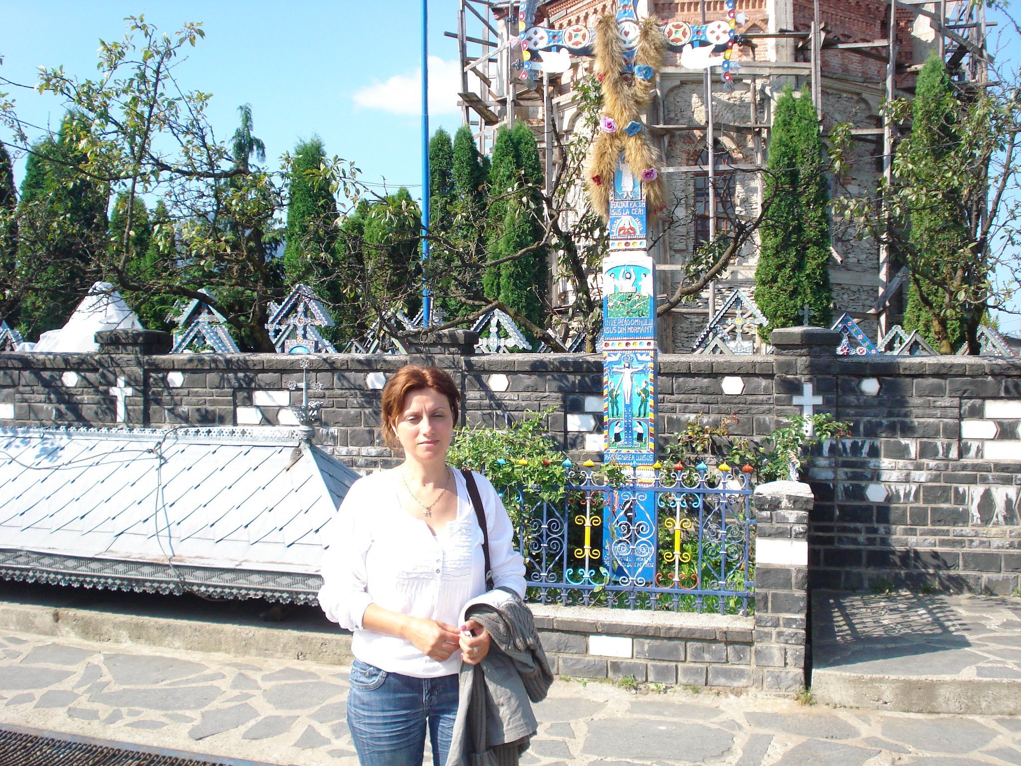 Liliana Chelaru a vizitat Cimitirul Vesel din Sapanta