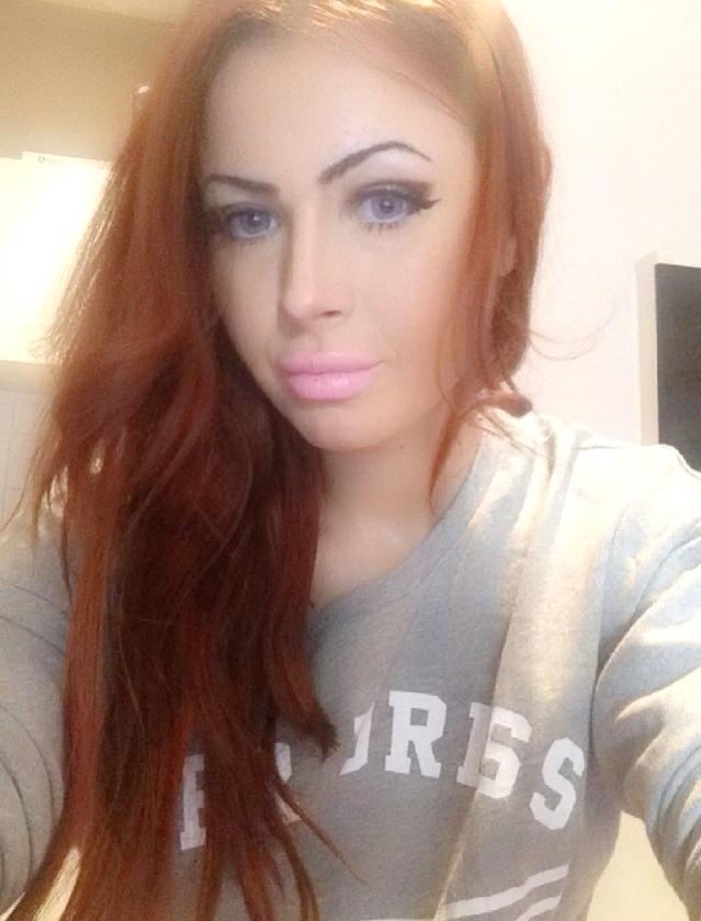 Oana tine legatura cu prietenii pe internet