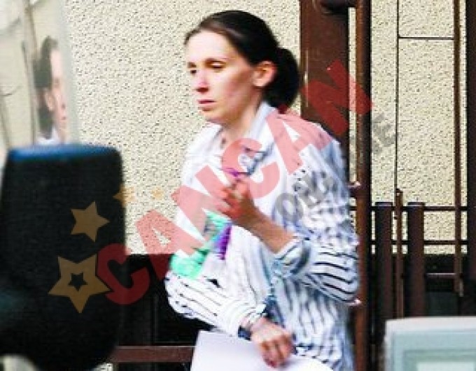 Asistenta Elena Floretina Carstea asteapta sentinta magistratilor