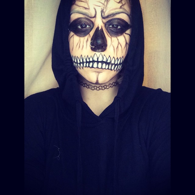 Edith Talmacean se pregateste de Halloween