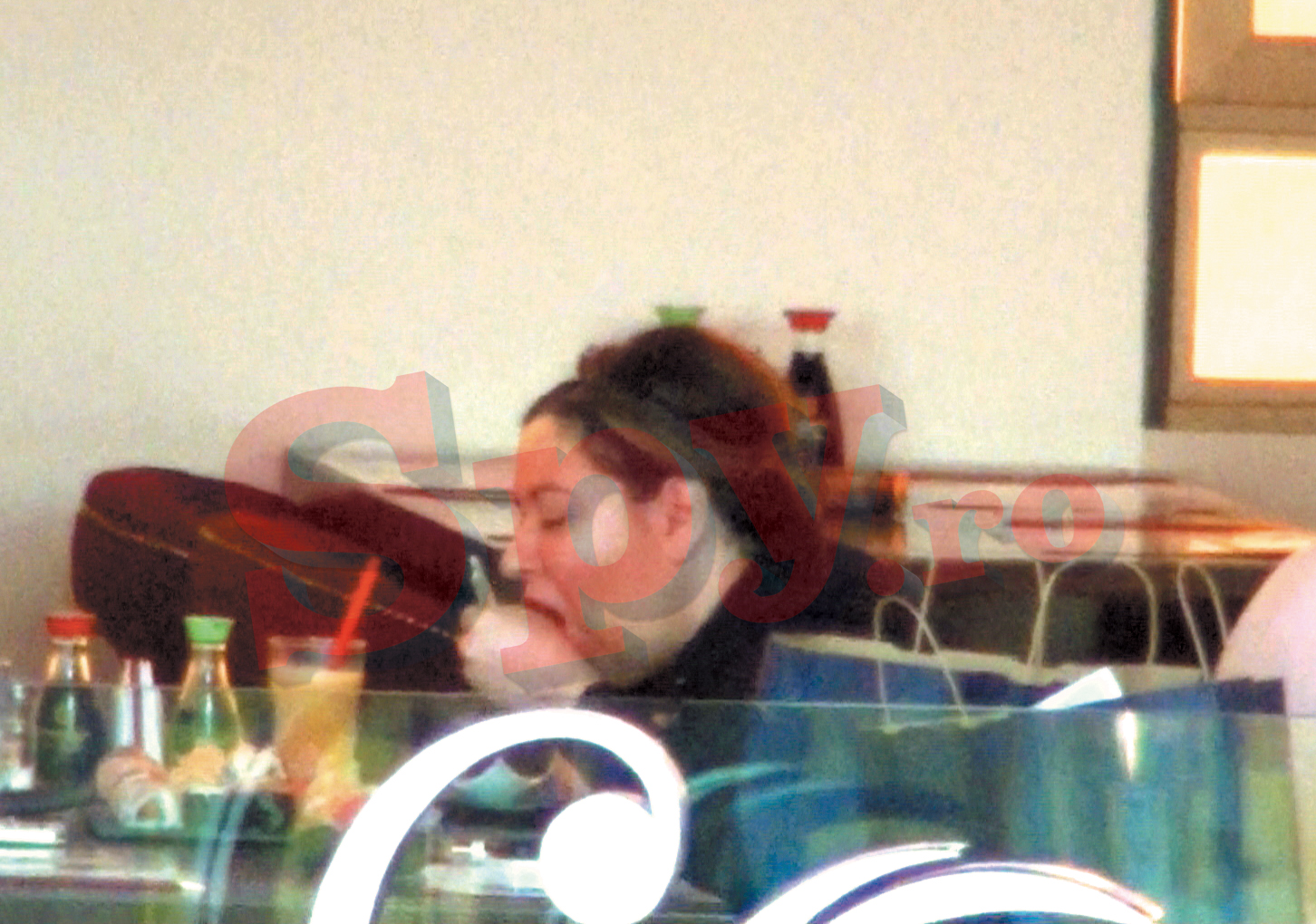 Oana Roman a iesit cu nasa fetitei sale la masa, in mall