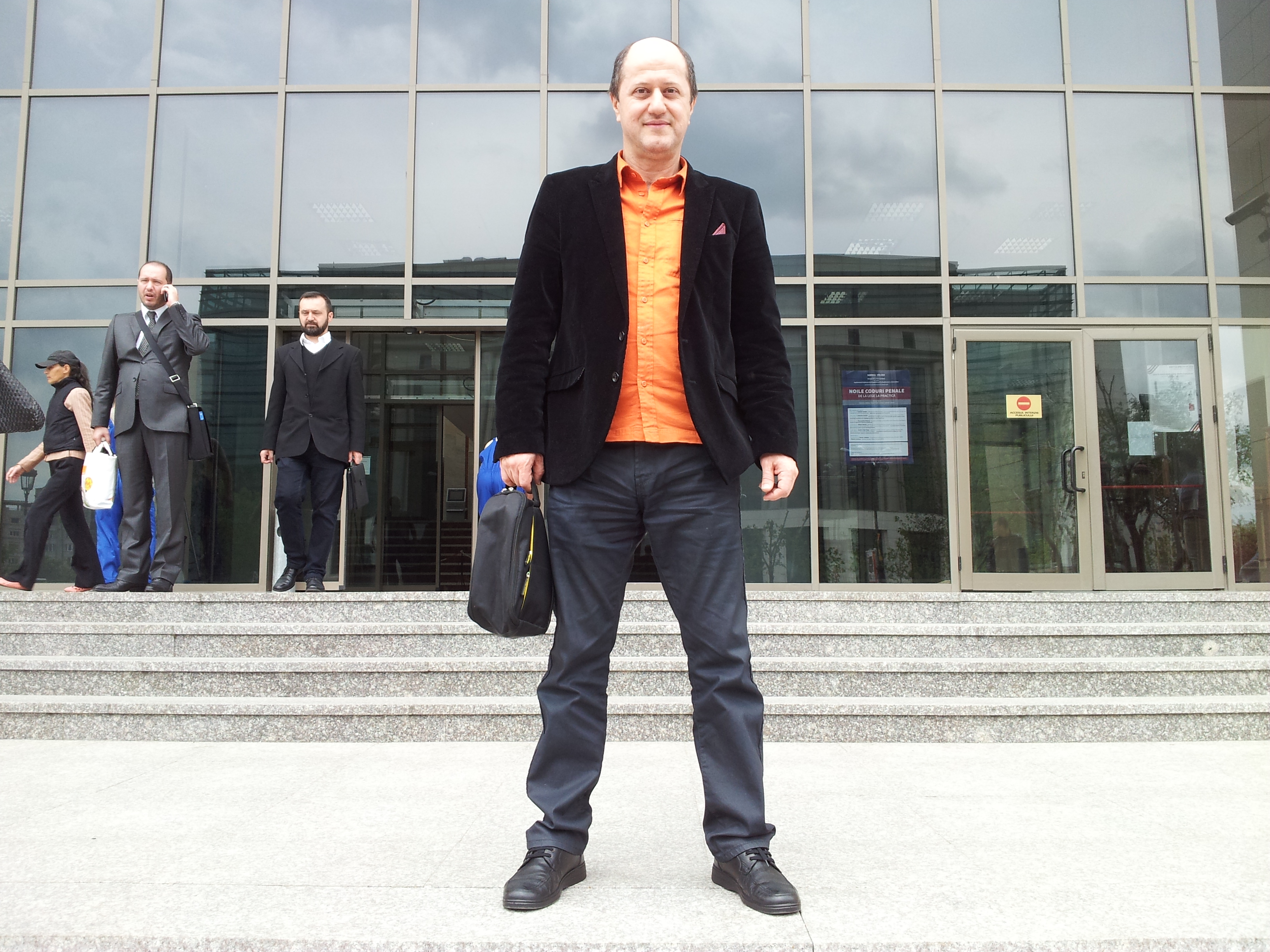 Profesorul de yoga a deschis procesul la Tribunalul Bucuresti
