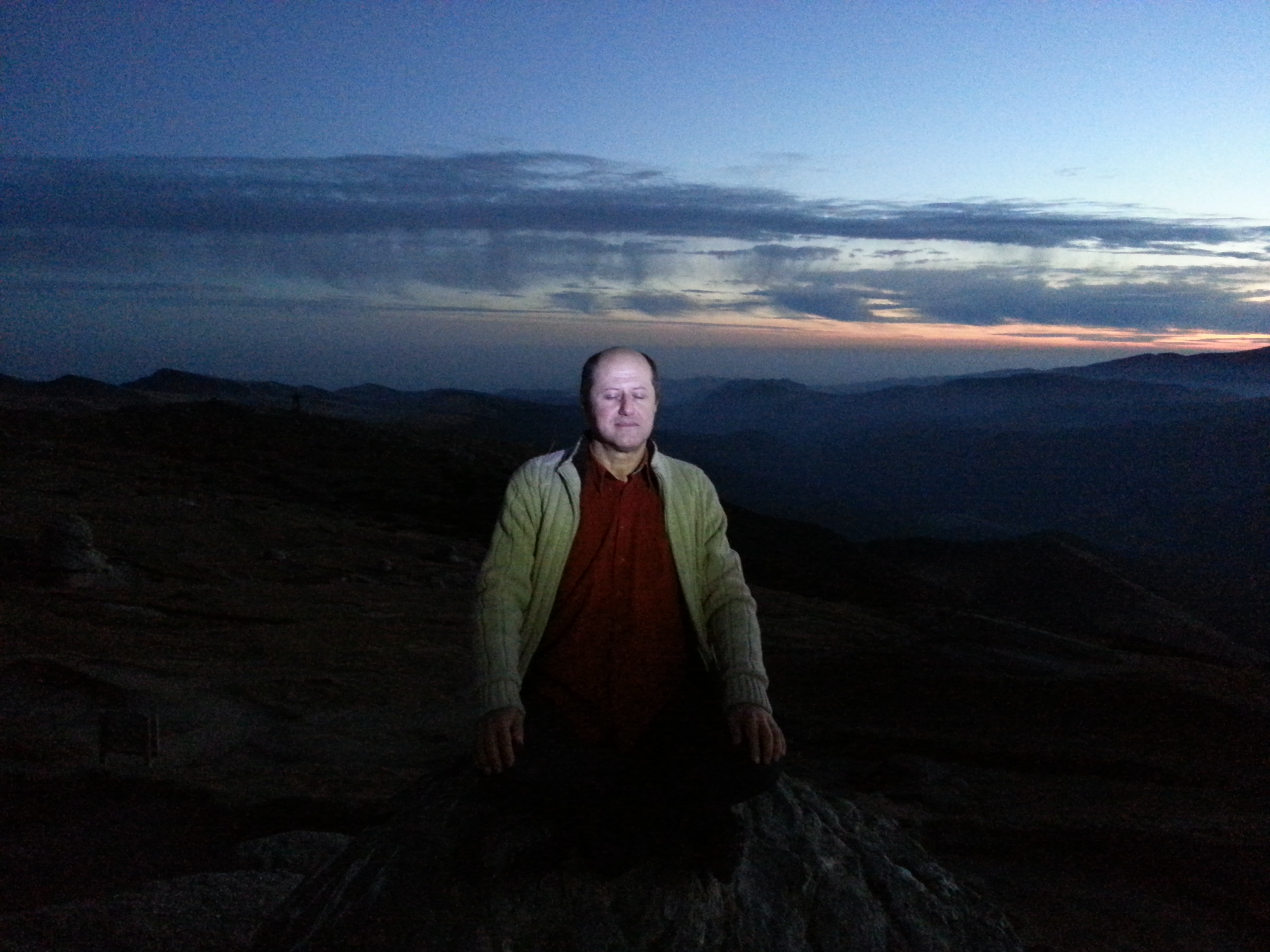 Yoga presupune meditatie, mai ales in zonele incarcate energetic