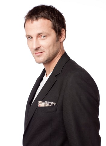 El este in prezent jurat intr-un show TV