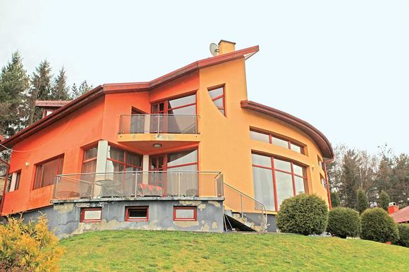 Nicoleta Luciu s-a mutat intr-o vila estimata la 400.000 de euro