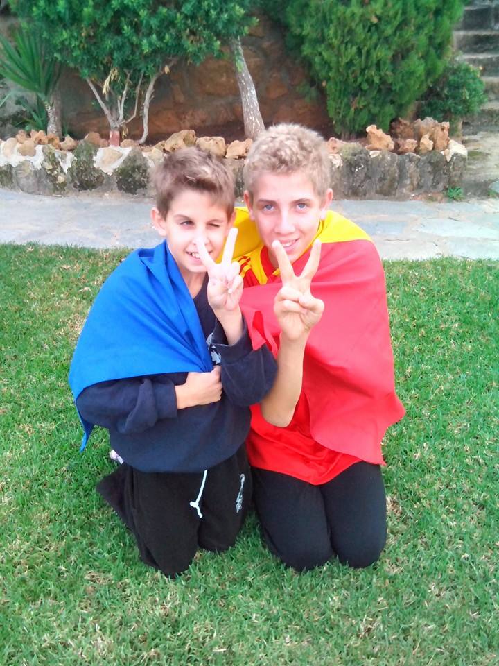 Cei doi baieti ai lui Gheorghe Ceausila sunt alaturi de Romania la fiecare meci al tricolorilor