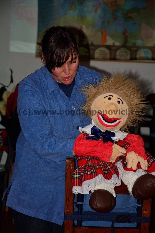 Papusile sunt folosite si la copiii autisti