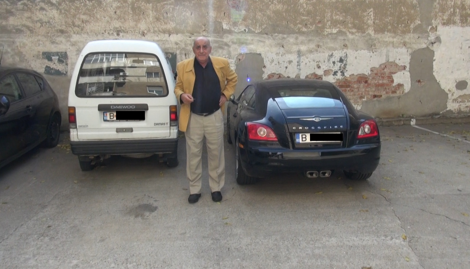 Viorel Lis conduce o masina puternica