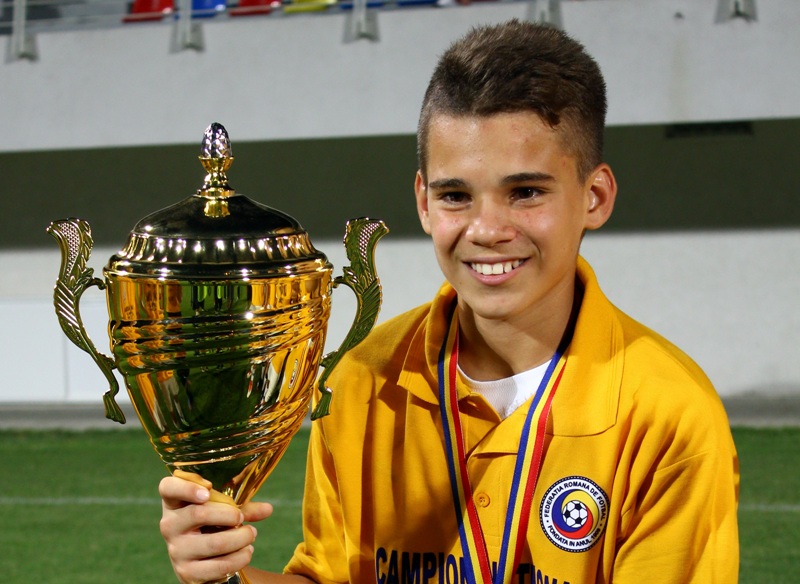 Ianis este unul dintre cei mai promitatori juniori din Romania