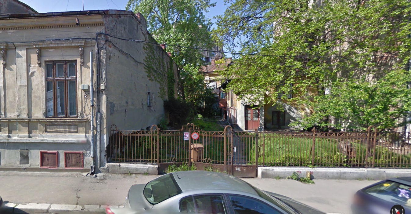 Asa arata proprietatea lui Mircea Lucescu