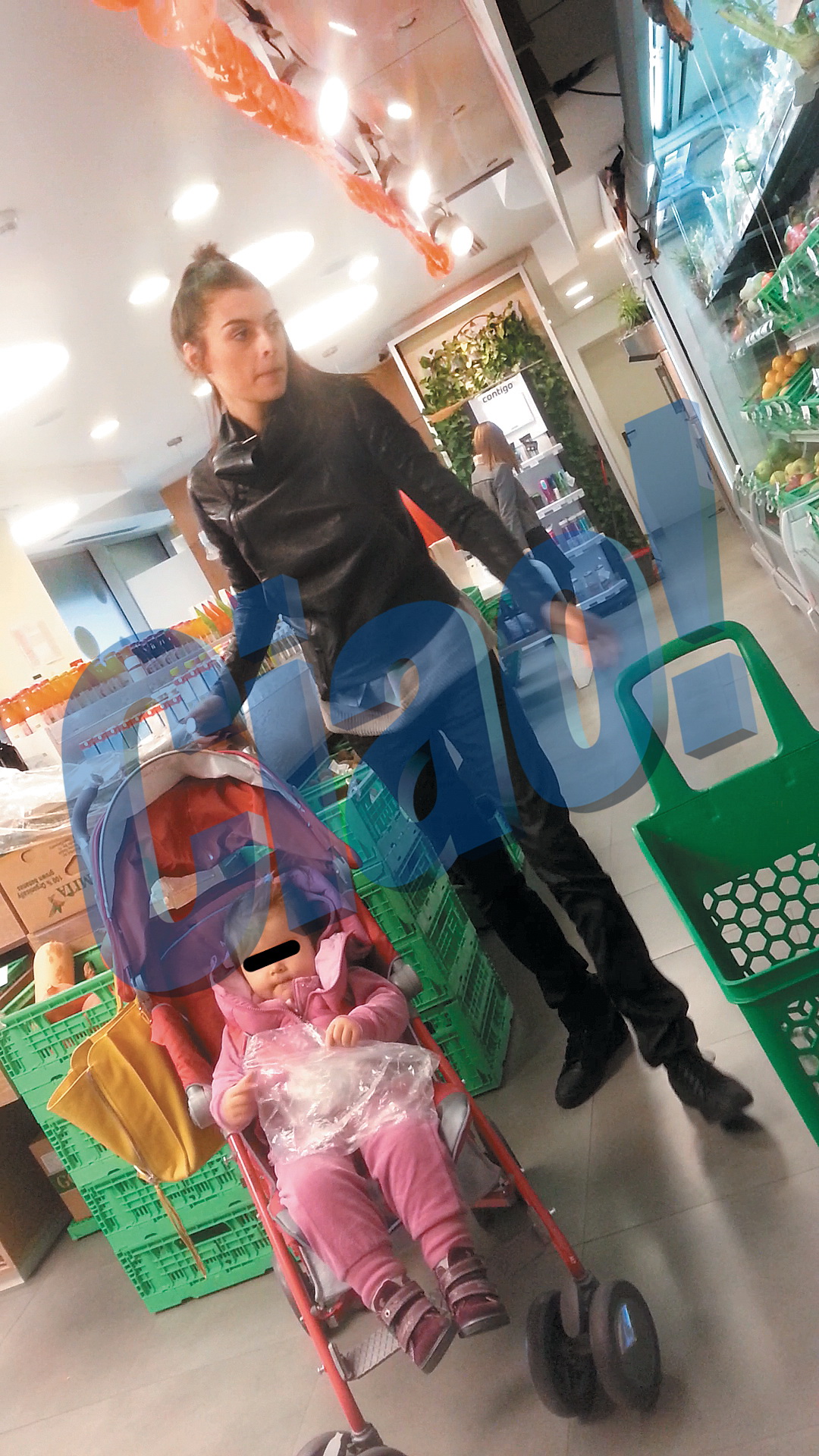 Ana Maria, nora lui Costel Casuneanu, a scos-o pe micuta mostenitoare a imperiului la piata