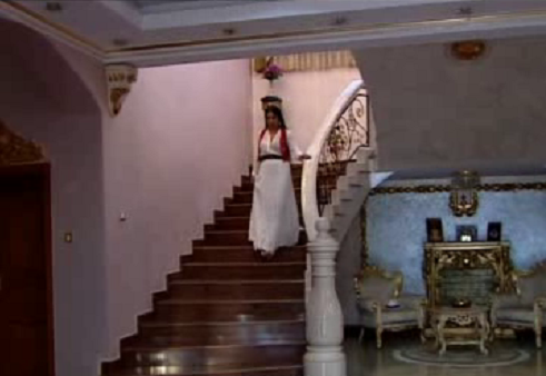 Vrajitoarea Sultana ne arata averea ei